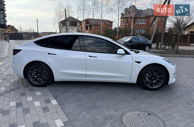 Седан Tesla Model 3 2021 в 
