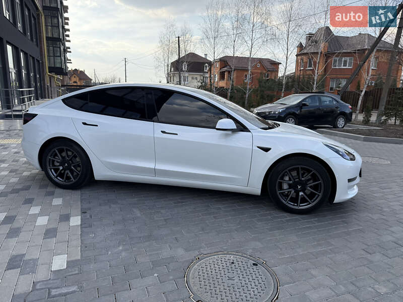 Седан Tesla Model 3 2021 в Полтаве