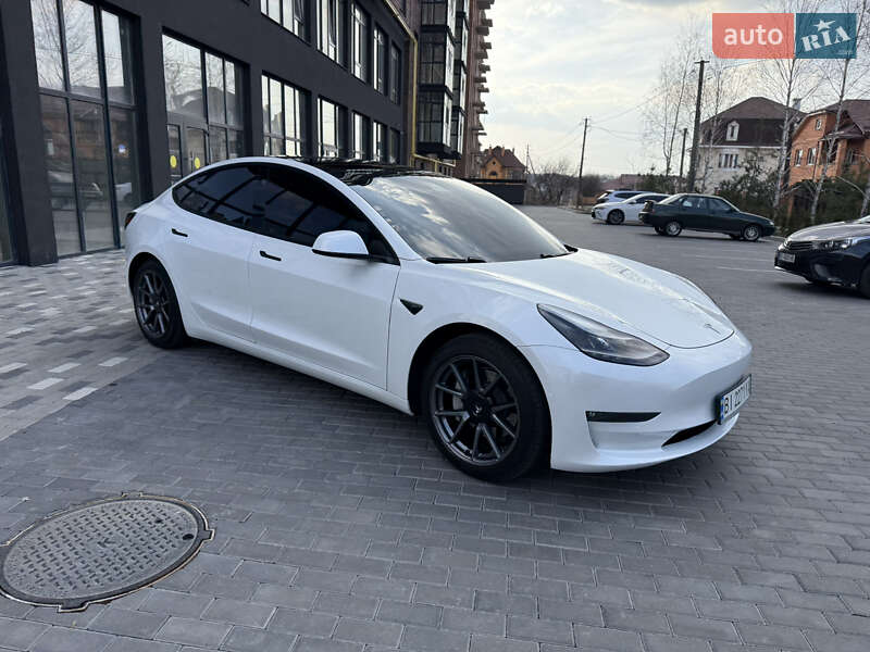 Седан Tesla Model 3 2021 в Полтаве