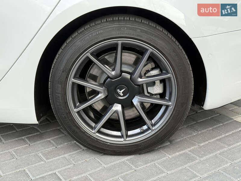 Седан Tesla Model 3 2021 в Полтаве