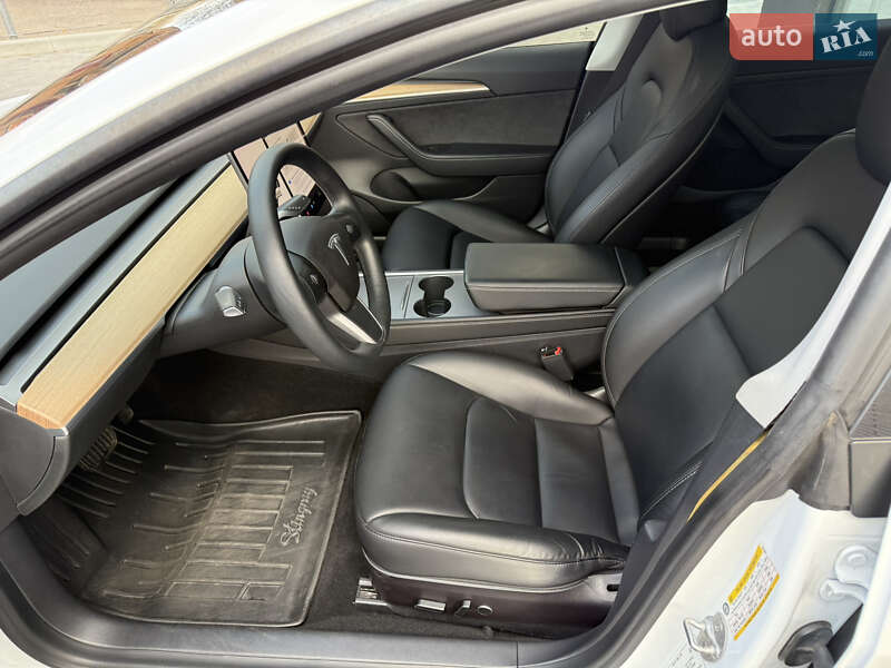 Седан Tesla Model 3 2021 в Полтаве