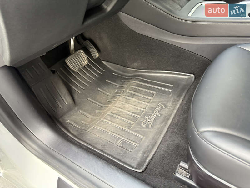 Седан Tesla Model 3 2021 в Полтаве