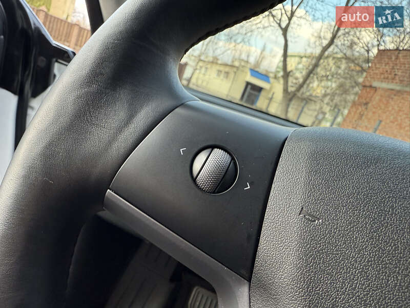 Седан Tesla Model 3 2021 в Полтаве