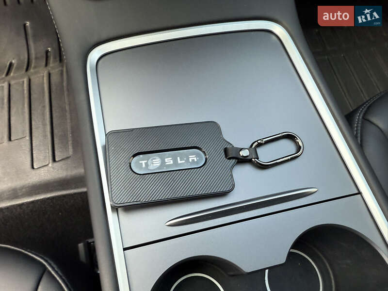 Седан Tesla Model 3 2021 в Полтаве