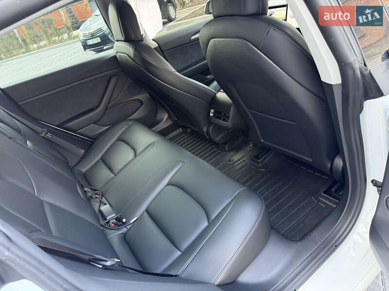 Седан Tesla Model 3 2021 в Полтаве