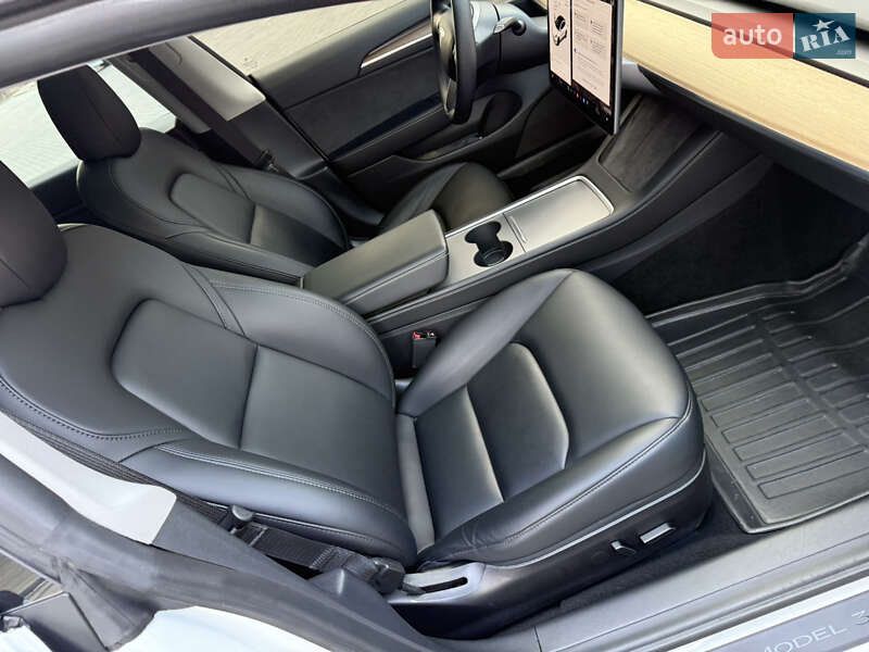 Седан Tesla Model 3 2021 в Полтаве