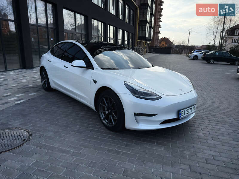 Седан Tesla Model 3 2021 в Полтаве