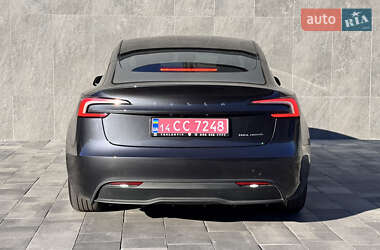Седан Tesla Model 3 2024 в 
