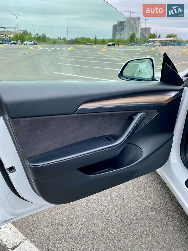 Седан Tesla Model 3 2021 в Киеве фото 11 Седан Tesla Model 3 2021 в Киеве