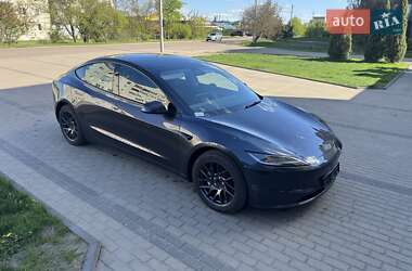 Седан Tesla Model 3 2024 в Сарнах
