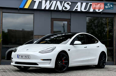 Седан Tesla Model 3 2019 в 