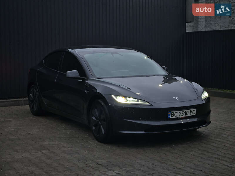 Седан Tesla Model 3 2024 в Львове