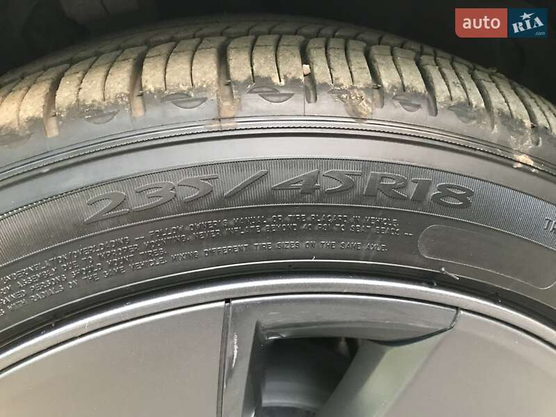 Седан Tesla Model 3 2023 в Рівному