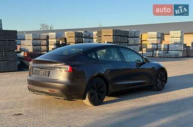 Седан Tesla Model 3 2024 в 