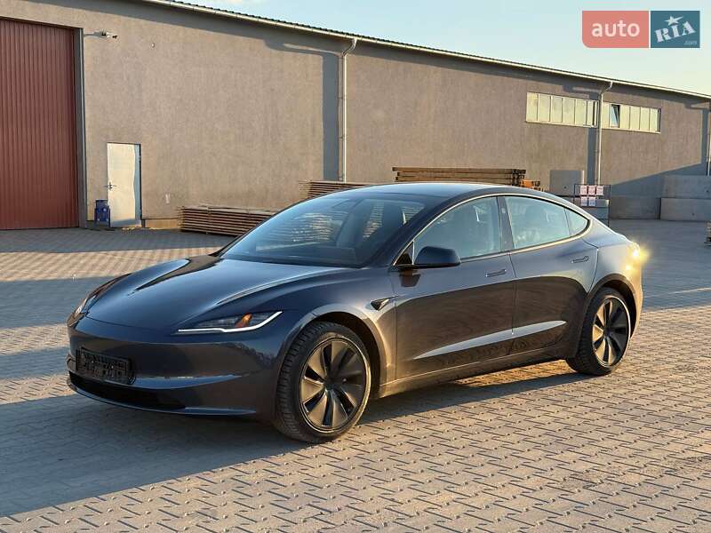 Седан Tesla Model 3 2024 в Луцке