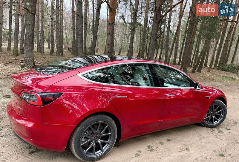 Седан Tesla Model 3 2018 в Тернополе