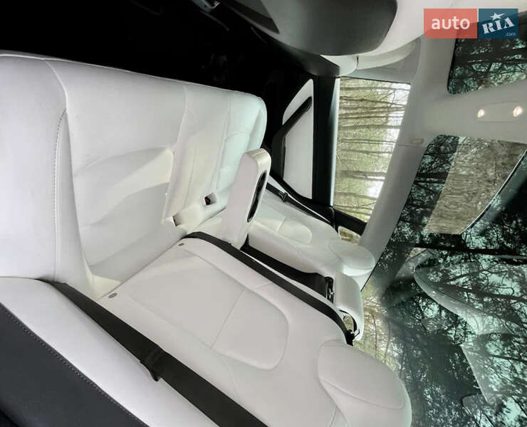 Седан Tesla Model 3 2018 в Тернополе