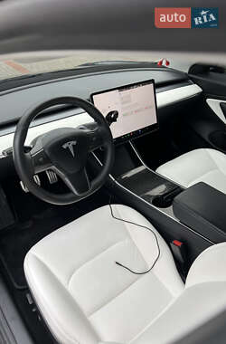 Седан Tesla Model 3 2019 в 
