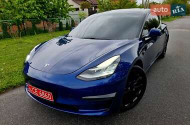 Седан Tesla Model 3 2020 в 