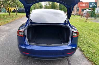Седан Tesla Model 3 2020 в 