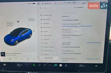 Седан Tesla Model 3 2020 в 