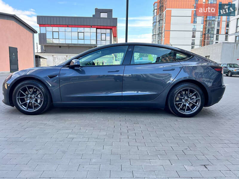 Седан Tesla Model 3 2022 в Луцьку