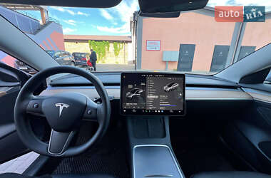 Седан Tesla Model 3 2022 в 