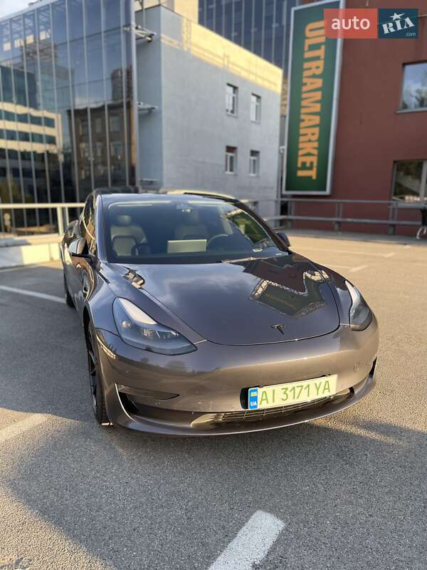 Седан Tesla Model 3 2022 в Києві