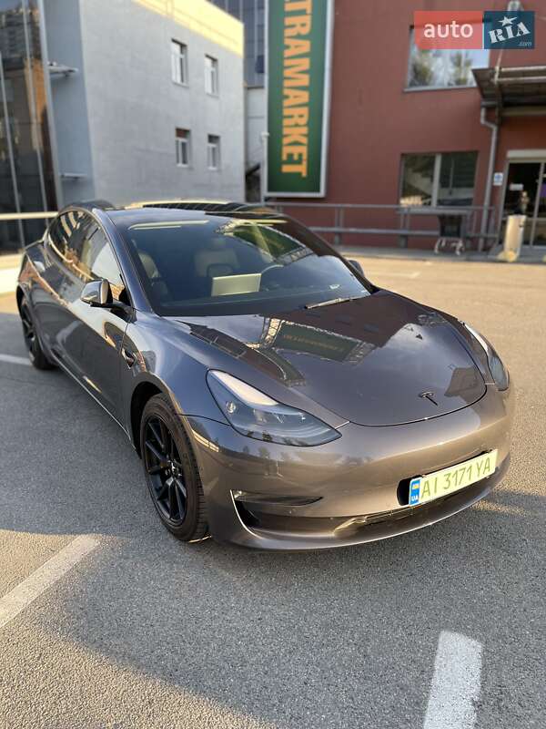 Седан Tesla Model 3 2022 в Києві