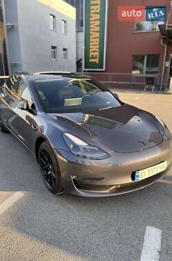 Седан Tesla Model 3 2022 в 