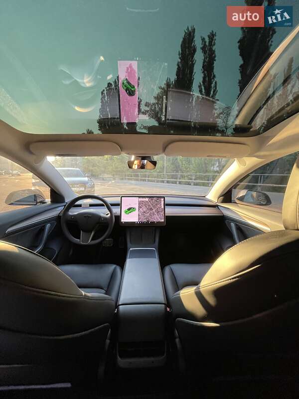 Седан Tesla Model 3 2022 в Києві