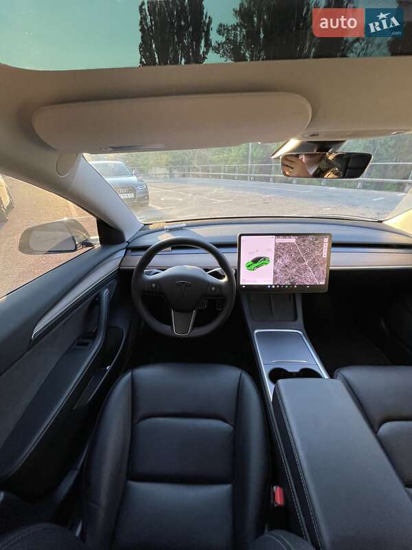 Седан Tesla Model 3 2022 в Києві