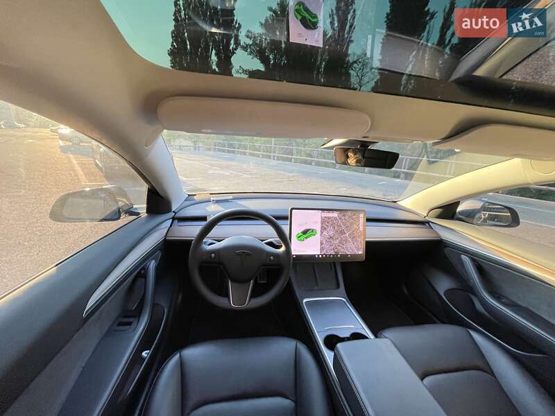 Седан Tesla Model 3 2022 в Києві