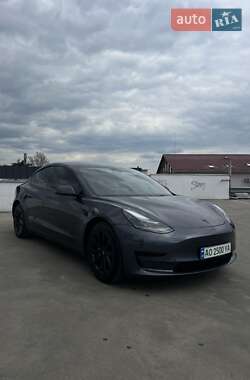 Седан Tesla Model 3 2022 в Мукачево