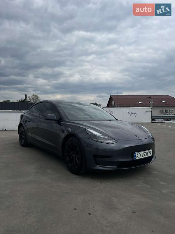 Седан Tesla Model 3 2022 в Мукачевому