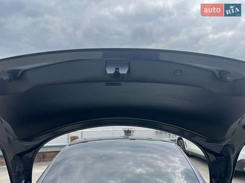 Седан Tesla Model 3 2022 в Мукачевому
