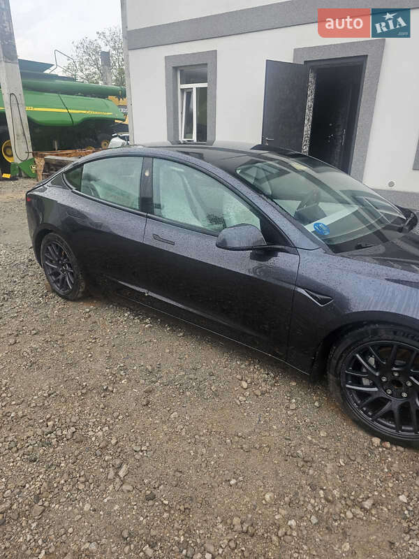Седан Tesla Model 3 2024 в Днепре
