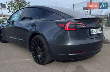 Седан Tesla Model 3 2022 в 