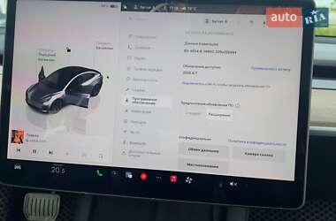 Седан Tesla Model 3 2022 в 