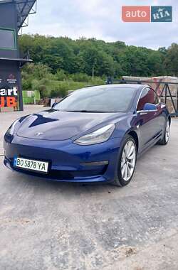 Седан Tesla Model 3 2019 в Теребовлі