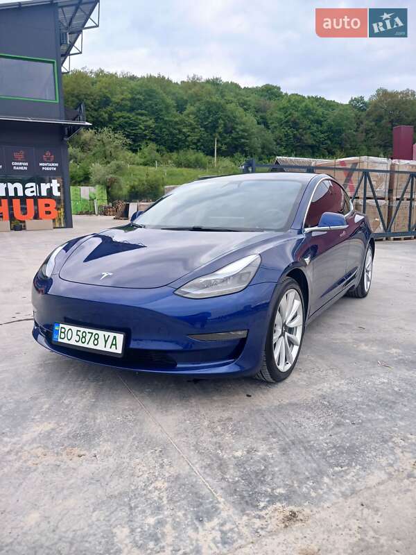 Седан Tesla Model 3 2019 в 