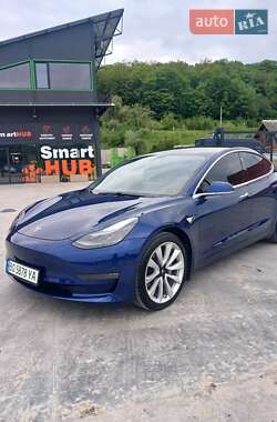 Седан Tesla Model 3 2019 в 