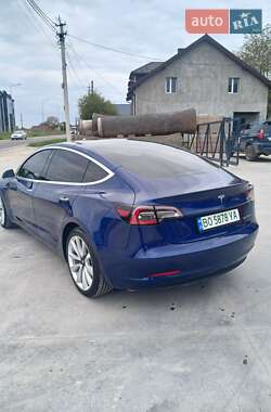 Седан Tesla Model 3 2019 в 