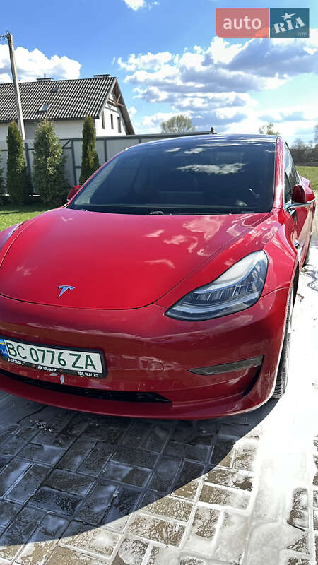 Tesla Model 3 2019