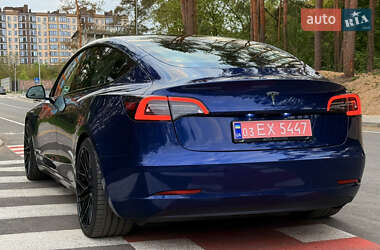 Седан Tesla Model 3 2019 в 