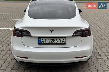 Седан Tesla Model 3 2020 в 