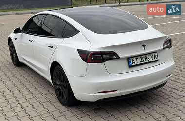 Седан Tesla Model 3 2020 в 