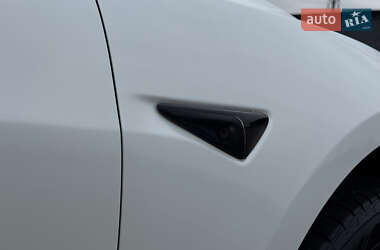 Седан Tesla Model 3 2020 в 