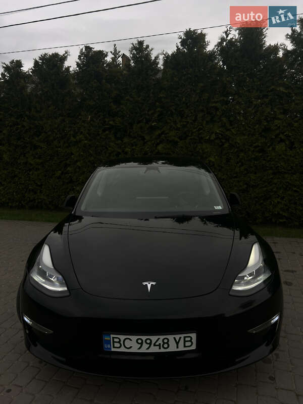 Tesla Model 3 2022