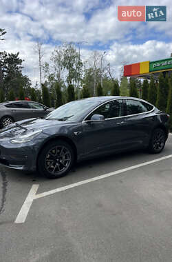 Седан Tesla Model 3 2019 в 